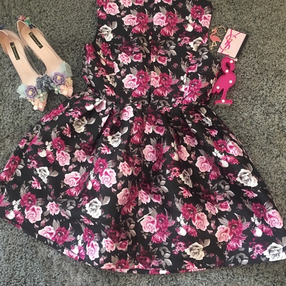 NWT Floral dress - Picture 3 of 4
